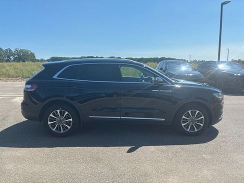 Used 2023 Lincoln Nautilus AWD w/ Premium Package image 4