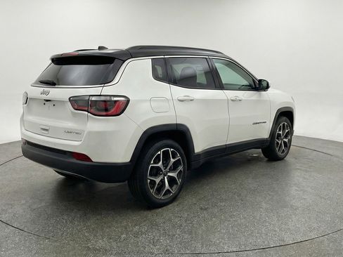 Used 2025 Jeep Compass Limited AWD/4WD image 9