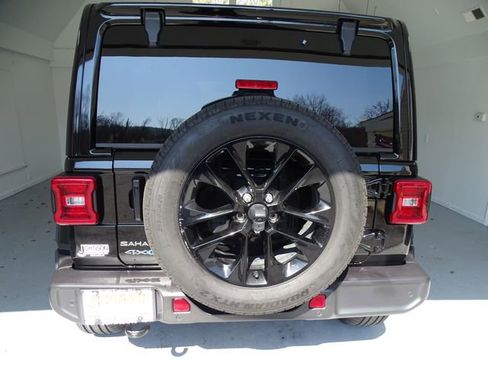 Certified 2025 Jeep Wrangler Unlimited Sahara w/ Safety Group AWD/4WD image 19