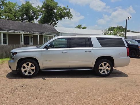 Used 2016 Chevrolet Suburban LTZ RWD image 44