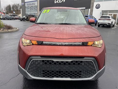 Certified 2023 Kia Soul LX image 2