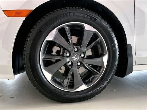 Used 2023 Honda Odyssey Elite image 8