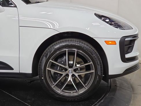 New 2026 Porsche Macan image 11