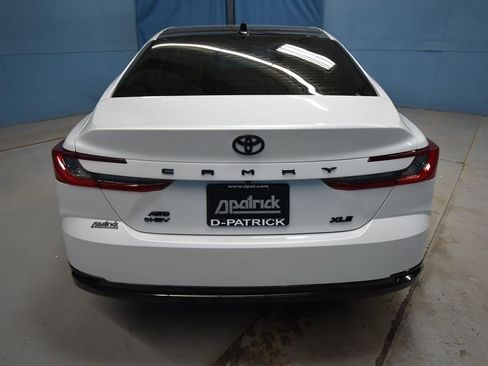 Used 2025 Toyota Camry XLE image 33