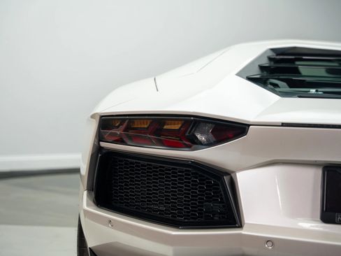 Used 2013 Lamborghini Aventador LP 700-4 image 22