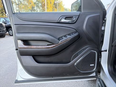 Used 2019 Chevrolet Tahoe LT image 11