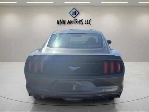 Used 2016 Ford Mustang Coupe image 4