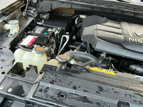 Used 2020 Nissan Titan PRO-4X image 17