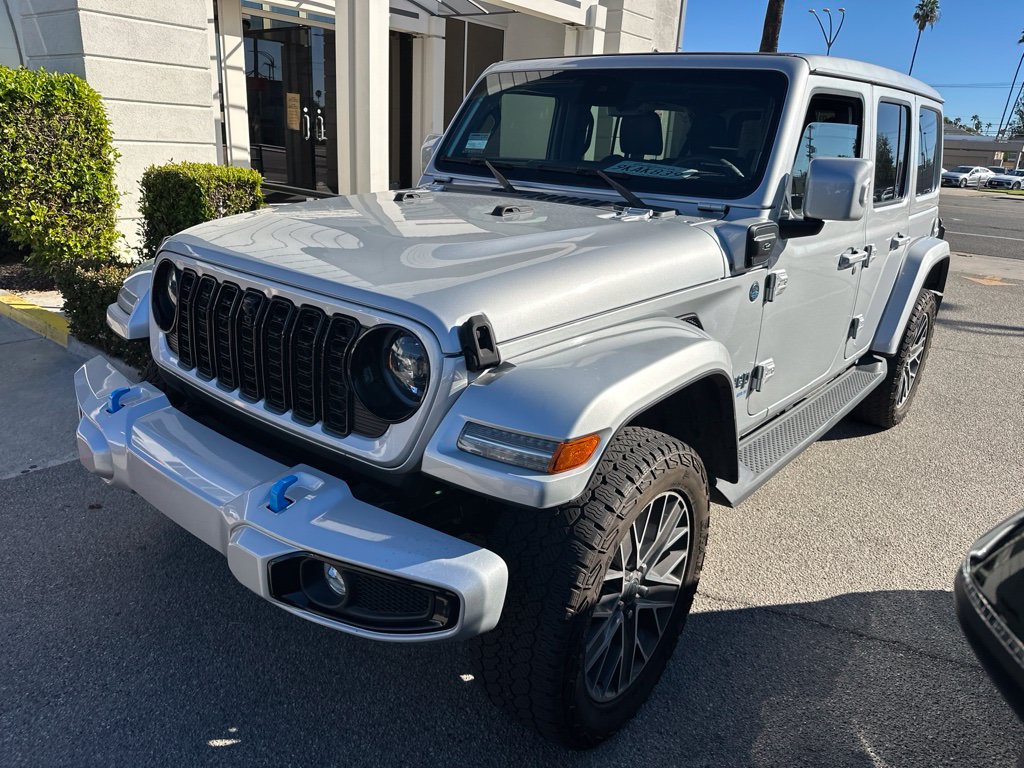 Used 2024 Jeep Wrangler High Altitude AWD/4WD image 2