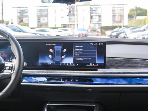 Used 2025 BMW 740i xDrive AWD/4WD image 13