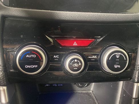 Used 2023 Subaru Forester Premium AWD/4WD image 19