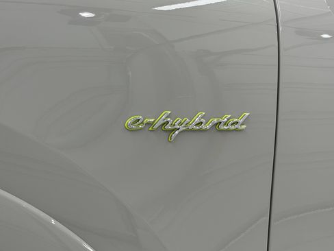 Certified 2021 Porsche Cayenne Turbo S AWD/4WD image 73