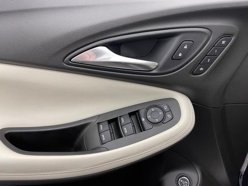 Used 2020 Buick Encore GX Essence w/ Advanced Technology Package FWD image 17