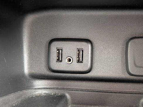 Used 2018 Chevrolet Equinox Premier FWD image 26