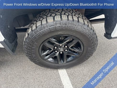 Used 2022 Chevrolet Silverado 1500 LT Trail Boss w/ Convenience Package II image 11