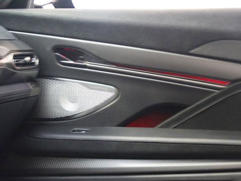 Used 2025 Aston Martin Vanquish image 32