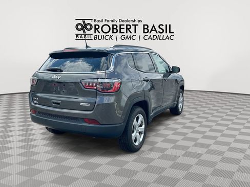 Used 2018 Jeep Compass Latitude w/ Popular Equipment Group AWD/4WD image 8