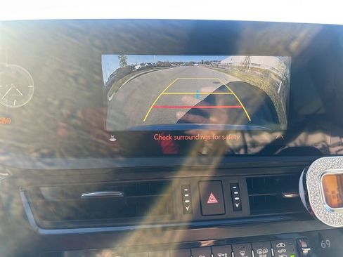 Used 2025 Lexus ES 350 w/ Accessory Package (Z2) image 9