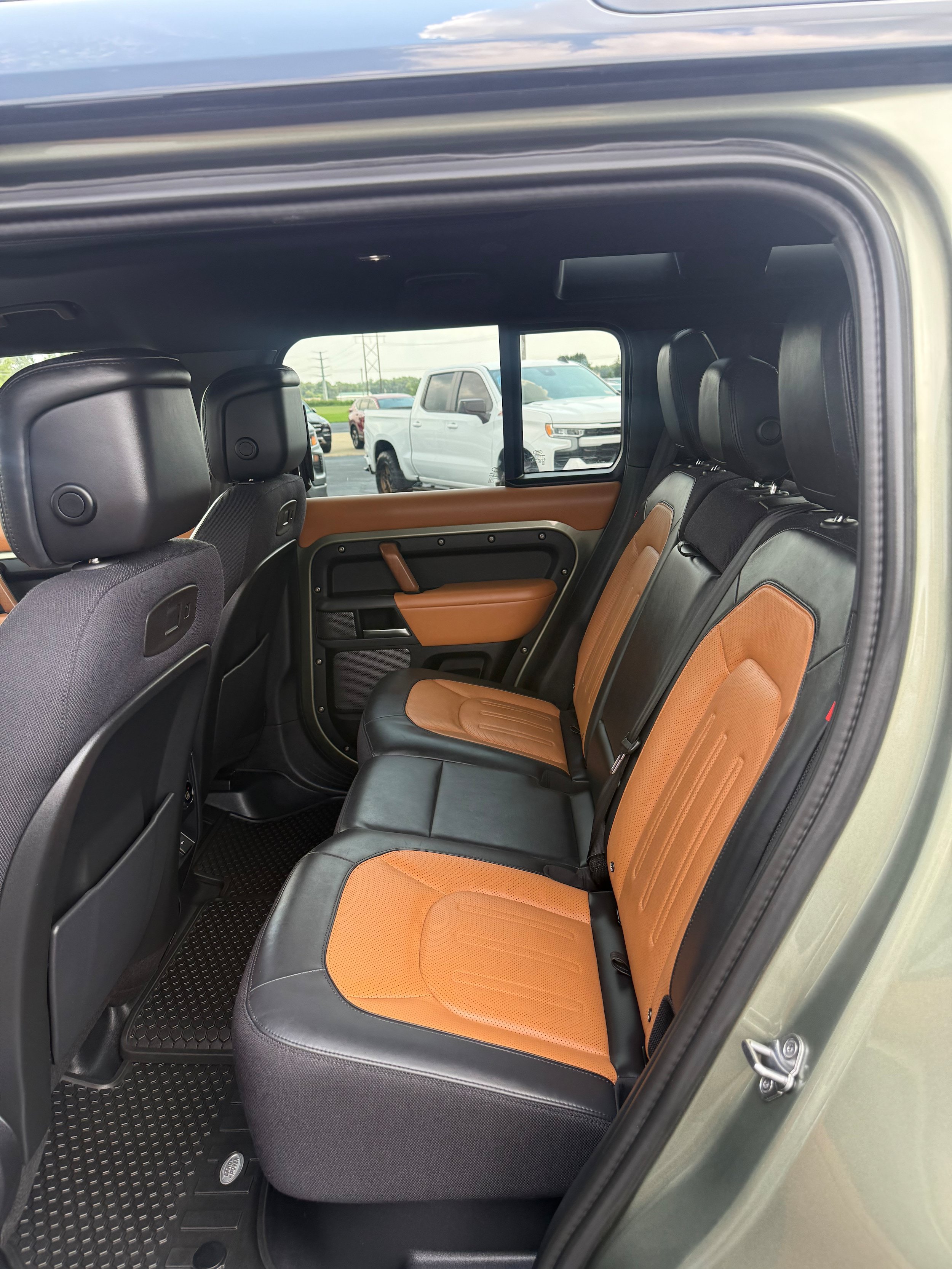 Used 2022 Land Rover Defender 110 X AWD/4WD image 11