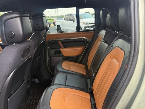 Used 2022 Land Rover Defender 110 X AWD/4WD image 11