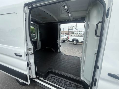 Used 2019 Ford Transit 150 130 Medium Roof RWD image 8