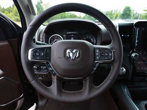 Used 2025 RAM 1500 Laramie AWD/4WD image 11