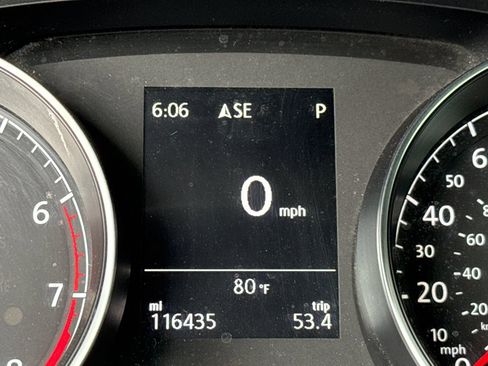 Used 2015 Volkswagen Golf S FWD image 24