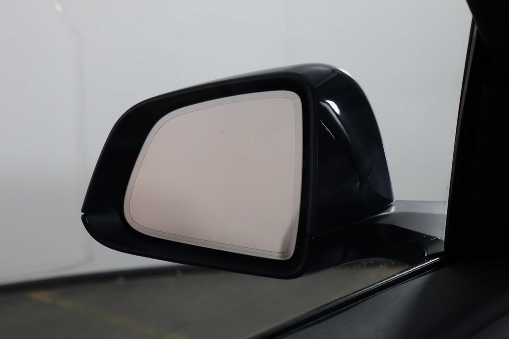 Used 2023 Tesla Model Y Long Range AWD/4WD image 44