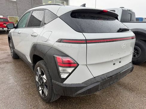 Used 2024 Hyundai Kona SEL AWD/4WD image 4