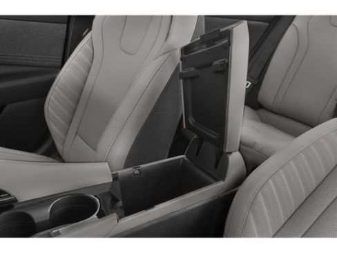 Used 2023 Hyundai Elantra Limited FWD image 17