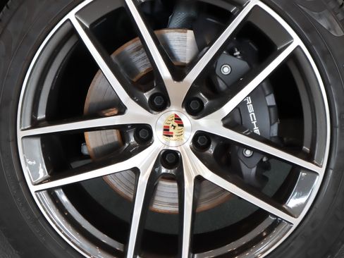 Certified 2024 Porsche Macan image 27