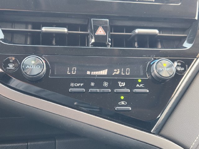Used 2024 Toyota Camry SE FWD image 13