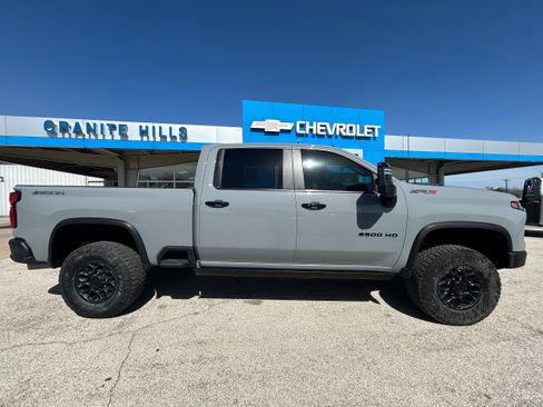 Used 2025 Chevrolet Silverado 2500 ZR2 w/ ZR2 Bison Edition image 16