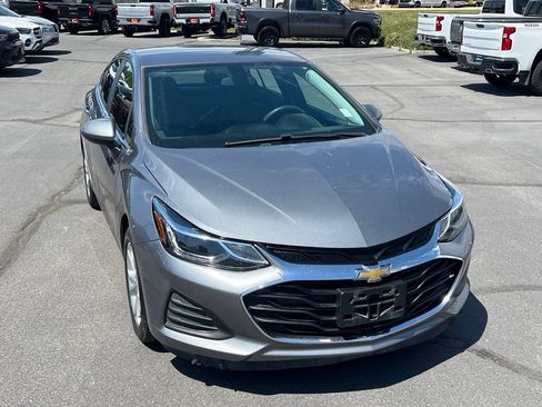 Used 2019 Chevrolet Cruze LT FWD image 5