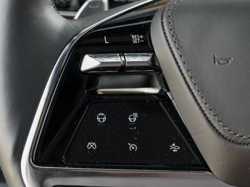 Used 2025 Cadillac Escalade ESV Sport Platinum w/ LPO, Floor Liner Package AWD/4WD image 12
