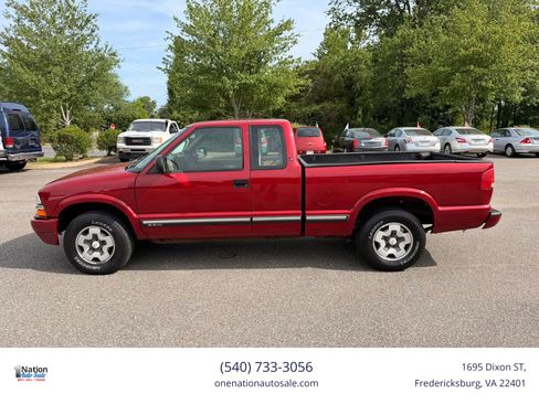 Used 2000 Chevrolet S10 Pickup LS w/ Preferred Equipment Group AWD/4WD image 3