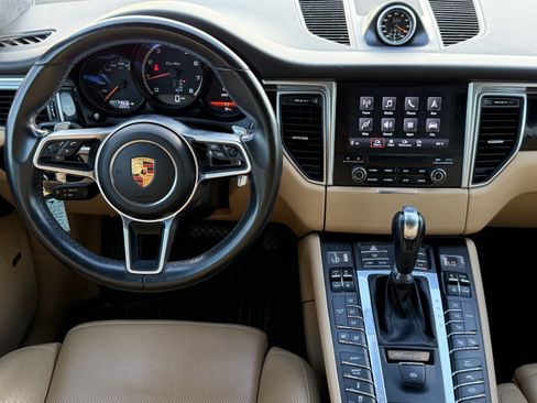 Used 2018 Porsche Macan Turbo w/ Premium Package Plus AWD/4WD image 13