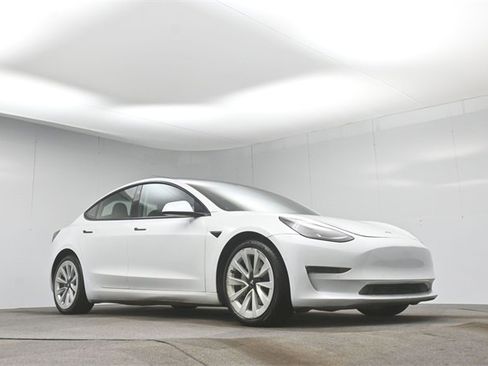 Used 2022 Tesla Model 3 Long Range image 22