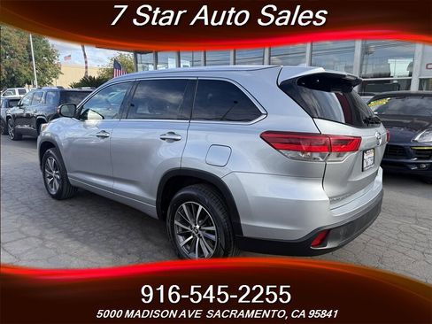 Used 2017 Toyota Highlander XLE image 4