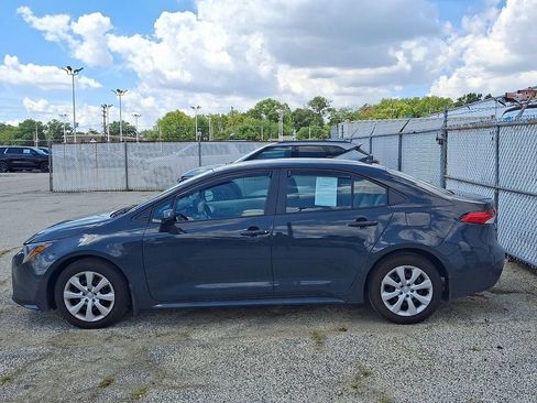 Used 2025 Toyota Corolla LE FWD image 5