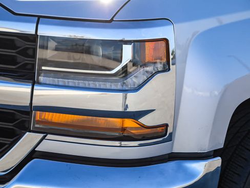 Used 2018 Chevrolet Silverado 1500 LT w/ LT Eassist Package image 7