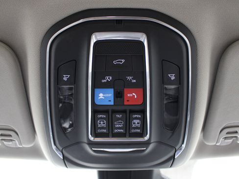 Used 2024 Jeep Wagoneer Series III w/ Premium Group I AWD/4WD image 20