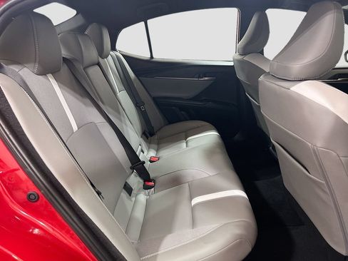 Used 2025 Toyota Camry SE w/ Convenience Package FWD image 23