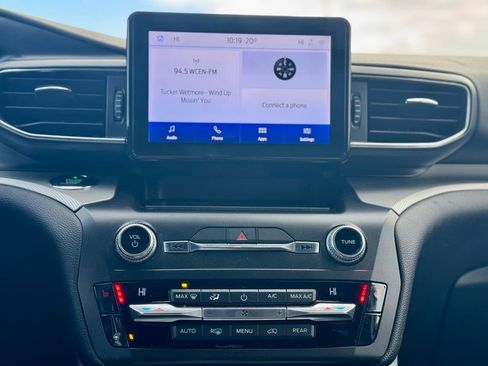 Used 2020 Ford Explorer XLT w/ Equipment Group 202A image 20