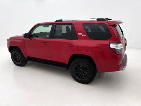 Used 2018 Toyota 4Runner TRD Off-Road AWD/4WD image 10