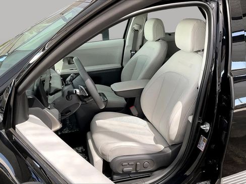 Certified 2025 Hyundai Ioniq 5 Limited AWD/4WD image 7