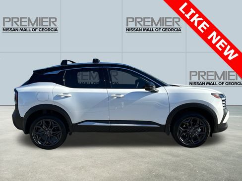 Used 2026 Nissan Kicks SR w/ Illumination Package image 4