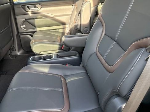 New 2026 Nissan Armada SL w/ Captain's Chari Seat Package image 5