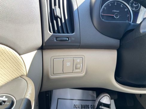 Used 2011 Hyundai Elantra SE image 20