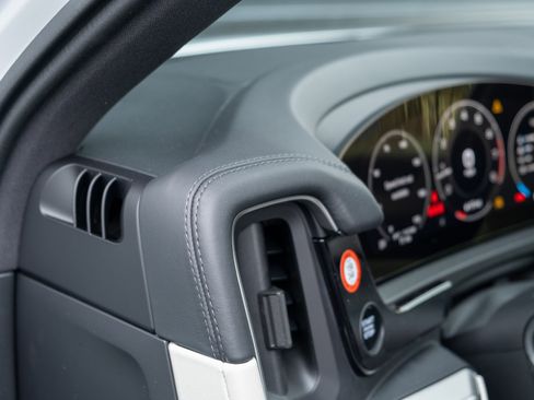 New 2026 Porsche Cayenne AWD/4WD image 18